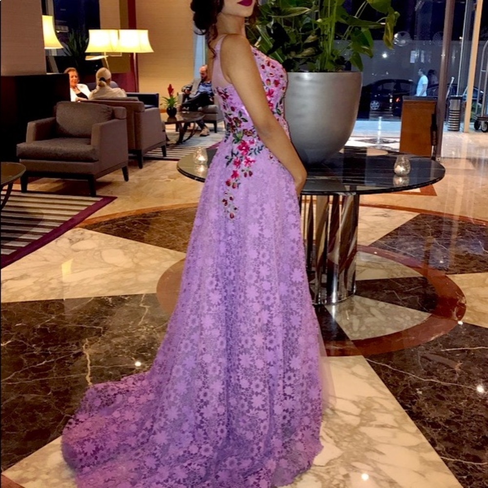 Gorgeous lace Purple evening gown